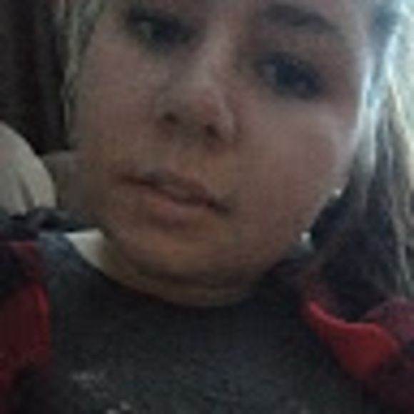 Meet your Posher, Alyssa - Picture 1 of 1